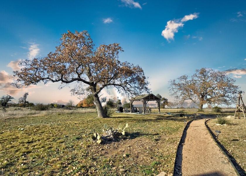 Kansas Harper Amenity
