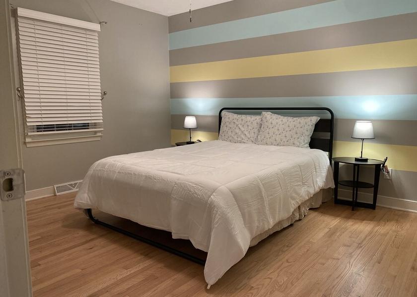 Virginia Charlottesville Room