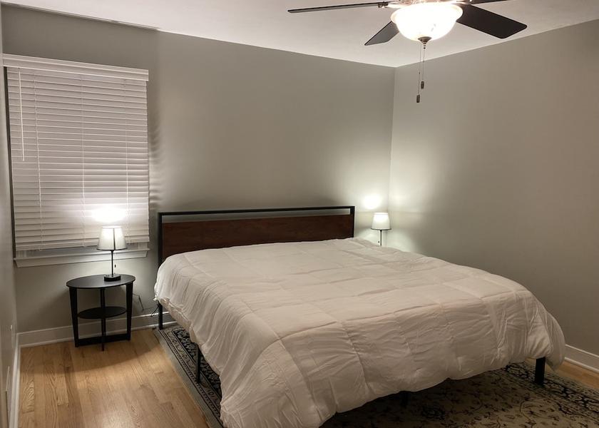 Virginia Charlottesville Room