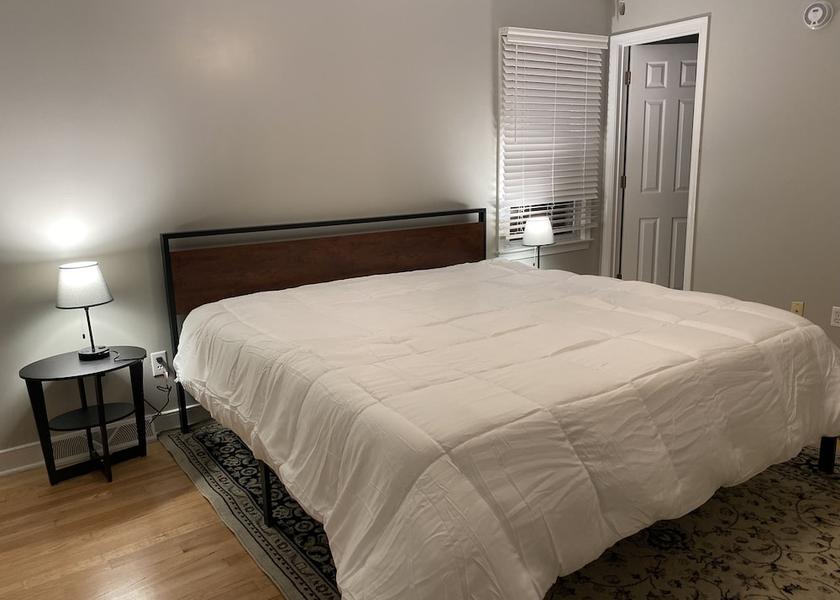 Virginia Charlottesville Room