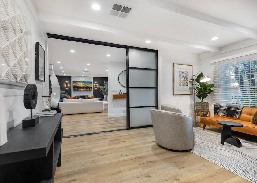 California Woodland Hills Interior Entrance