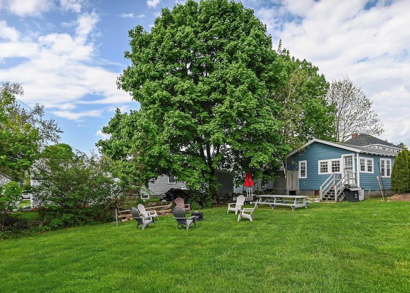 Maine York Beach Property Grounds