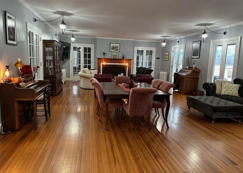 Pennsylvania wellsboro Meeting Room