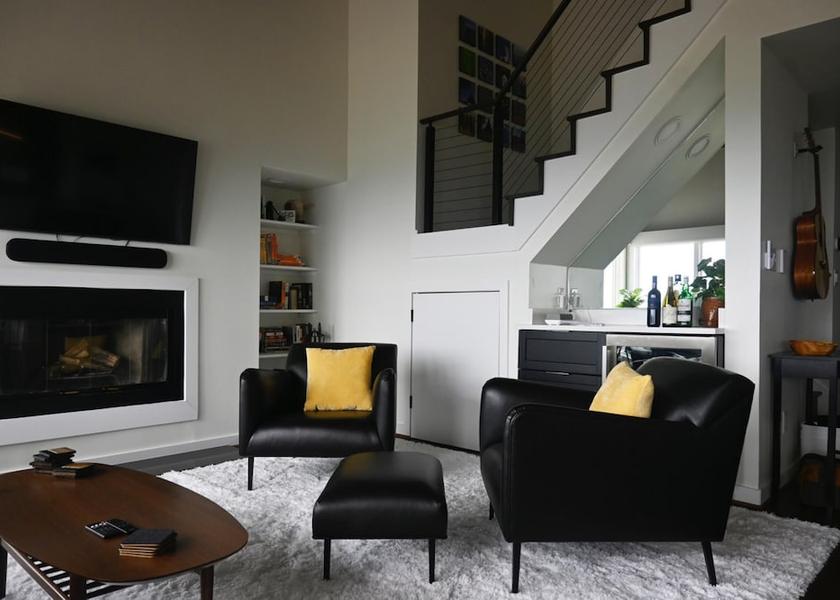 Virginia Nellysford Room