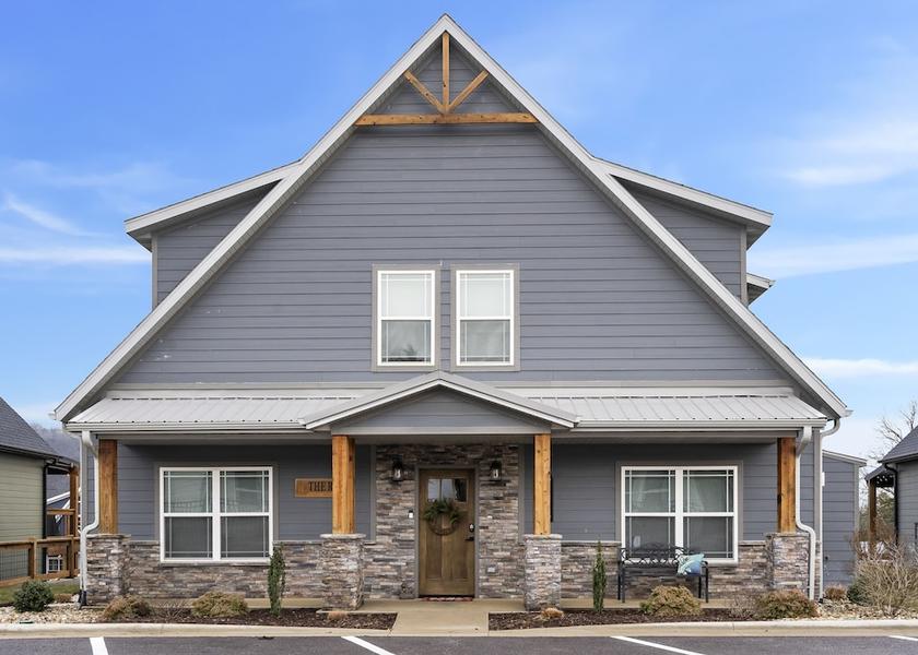 Missouri Hollister Exterior Detail