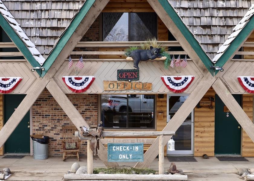 Wyoming Dubois Facade
