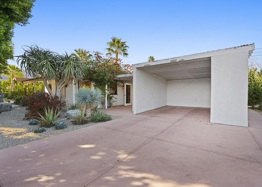 California Palm Springs Property Grounds