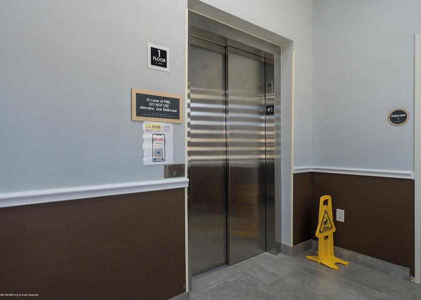 Texas Pflugerville Elevator
