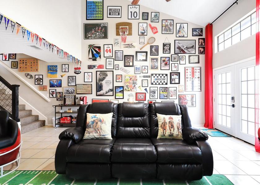 California Canyon Lake Interior Entrance