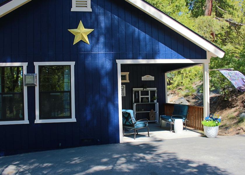 California Shaver Lake Exterior Detail
