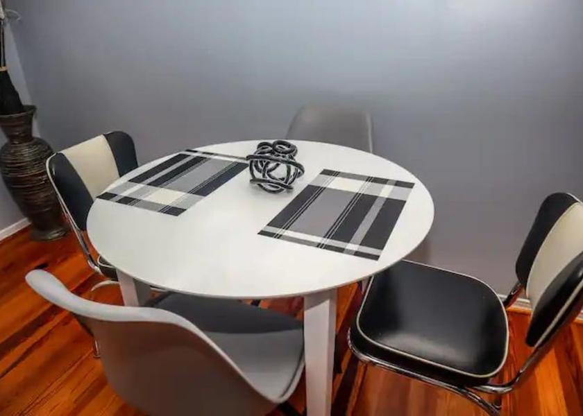 Alabama Mobile Dining Area