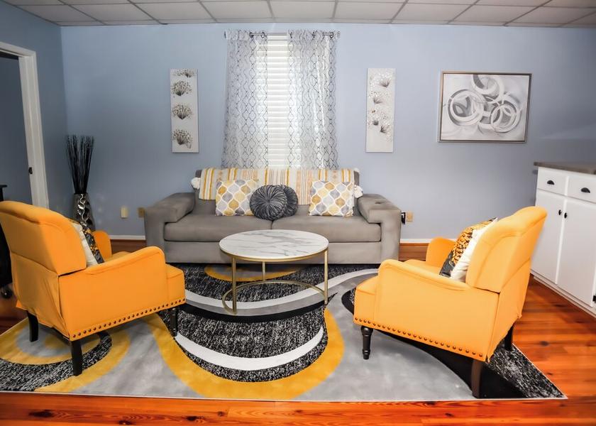 Alabama Mobile Interior Entrance