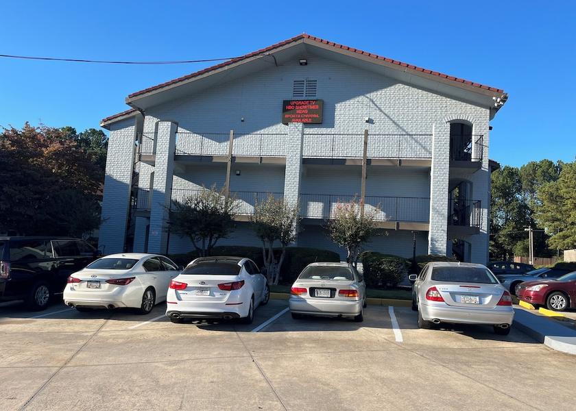 Georgia Peachtree Corners Exterior Detail