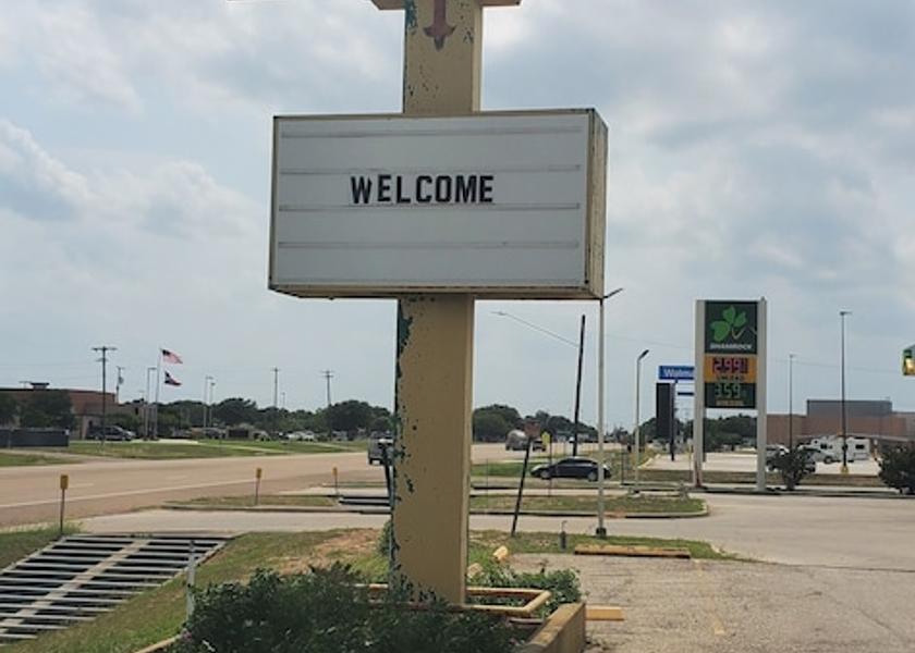 Texas Cuero Exterior Detail