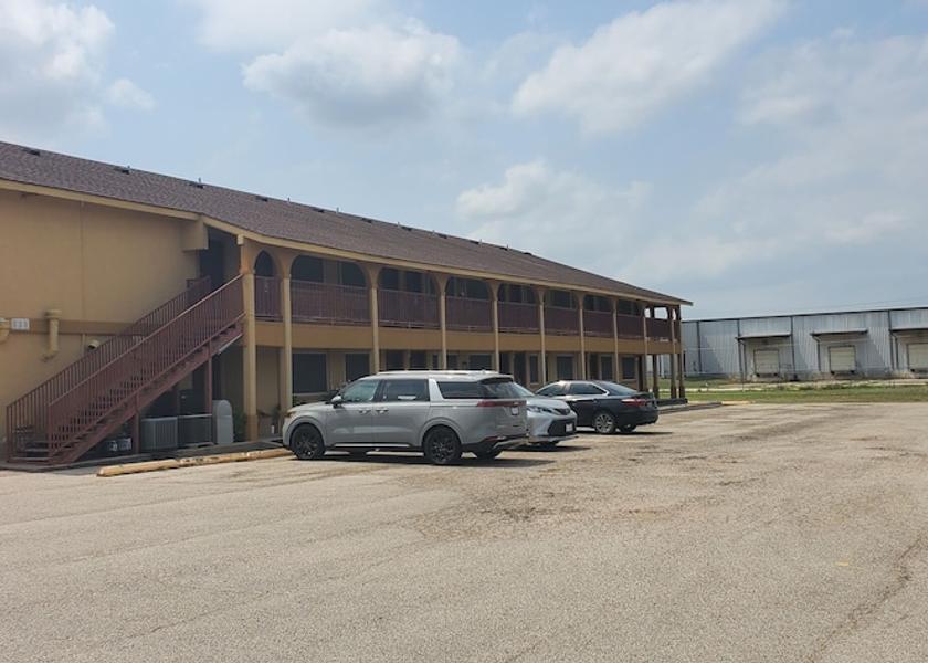 Texas Cuero Exterior Detail