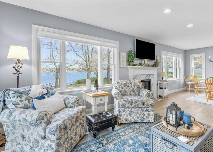 Massachusetts Mashpee Living Area