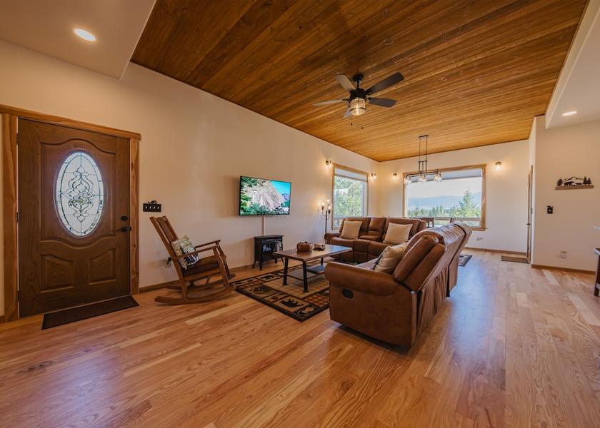 Kansas Rexford Living Area