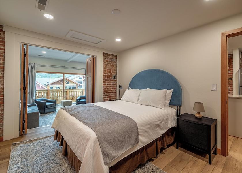 Washington Leavenworth Room