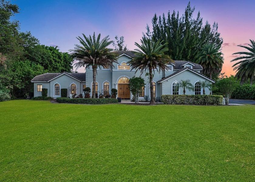 Florida Coconut Creek Interior Entrance