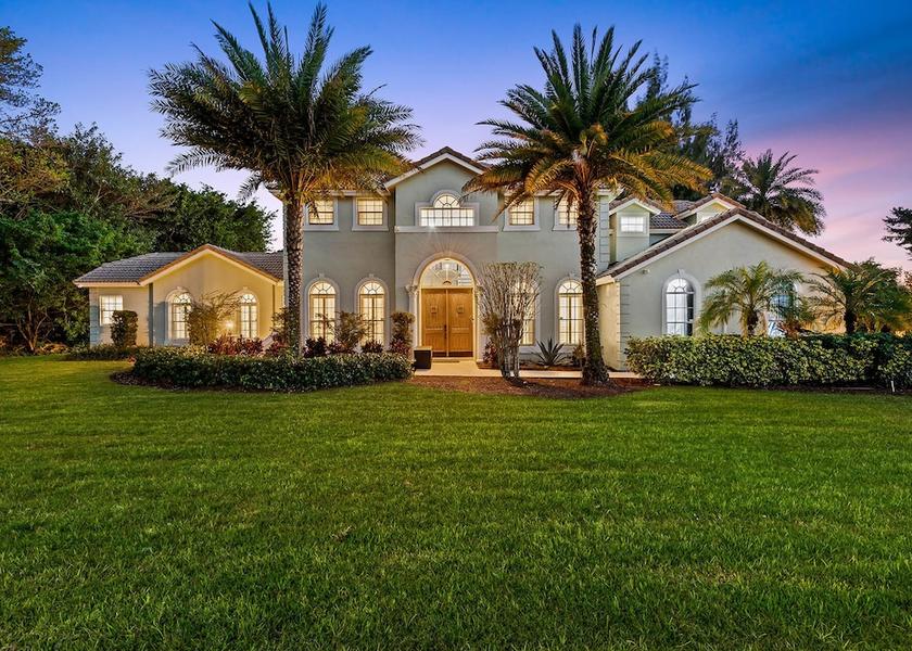 Florida Coconut Creek Interior Entrance