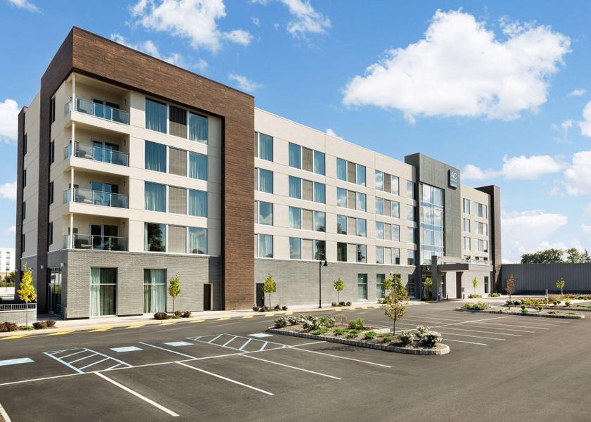 Pennsylvania Newtown Square exterior view