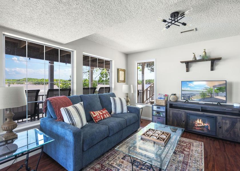Missouri Sunrise Beach Living Area