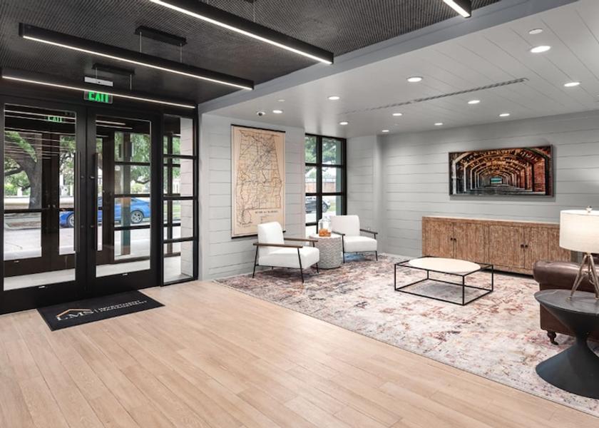 Alabama Mobile Interior Entrance