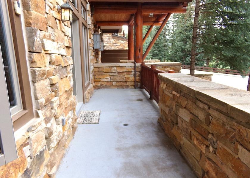 South Dakota Keystone Exterior Detail