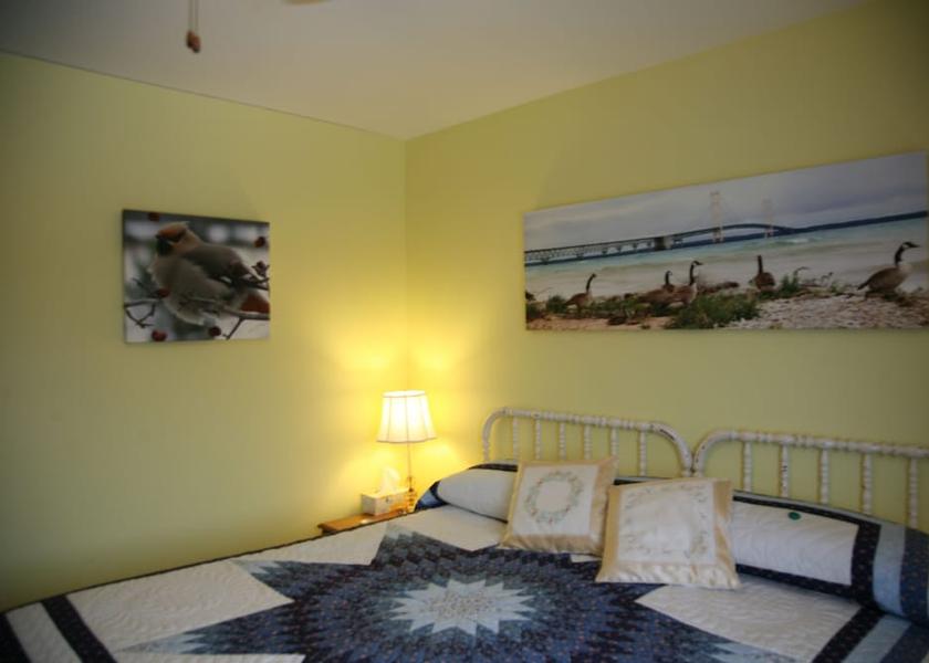 Michigan Clare Room