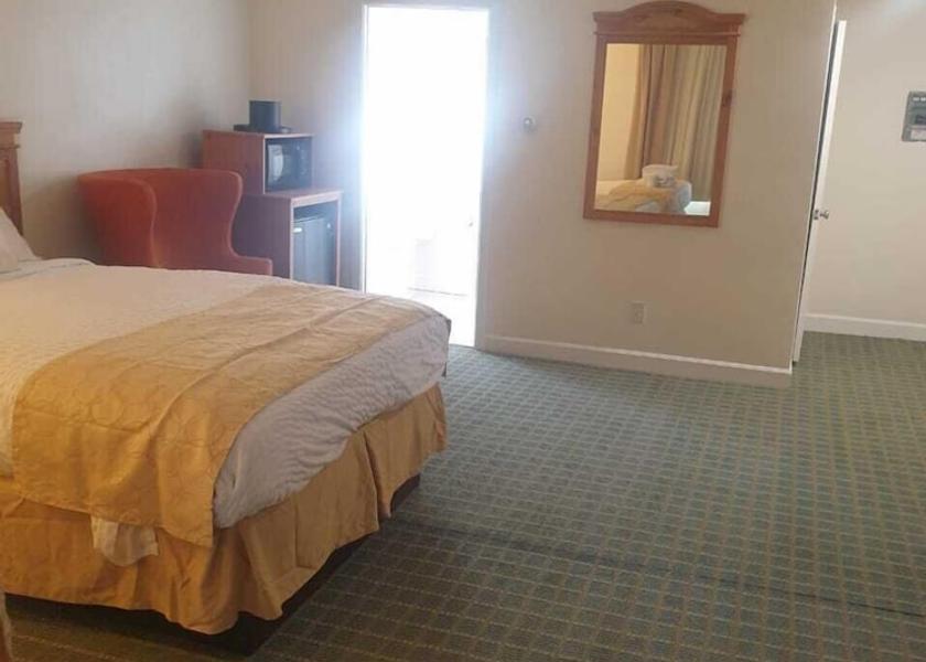 Massachusetts Seekonk Room