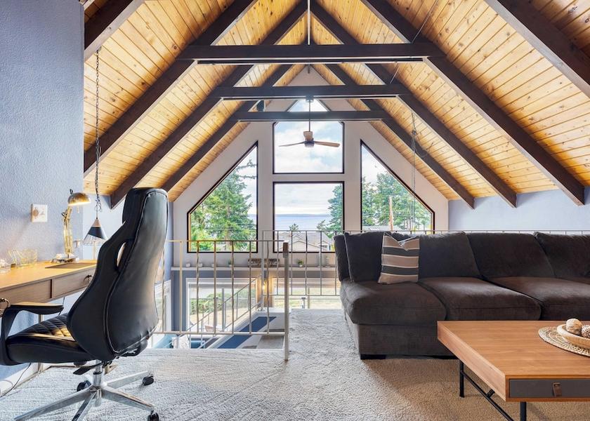 Washington Oak Harbor Interior Entrance