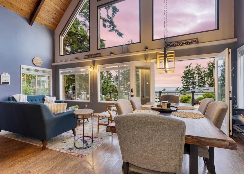 Washington Oak Harbor Interior Entrance