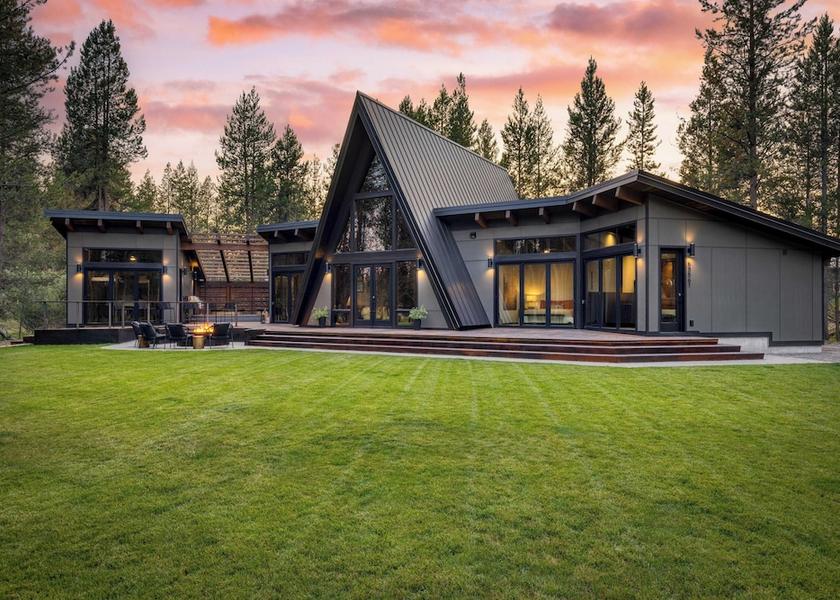 Oregon la pine Interior Entrance