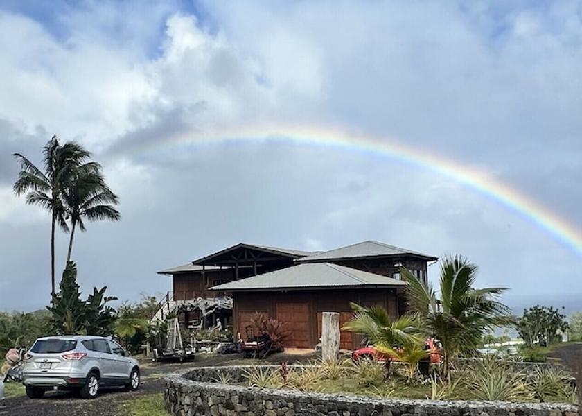 Hawaii Hilo Exterior Detail