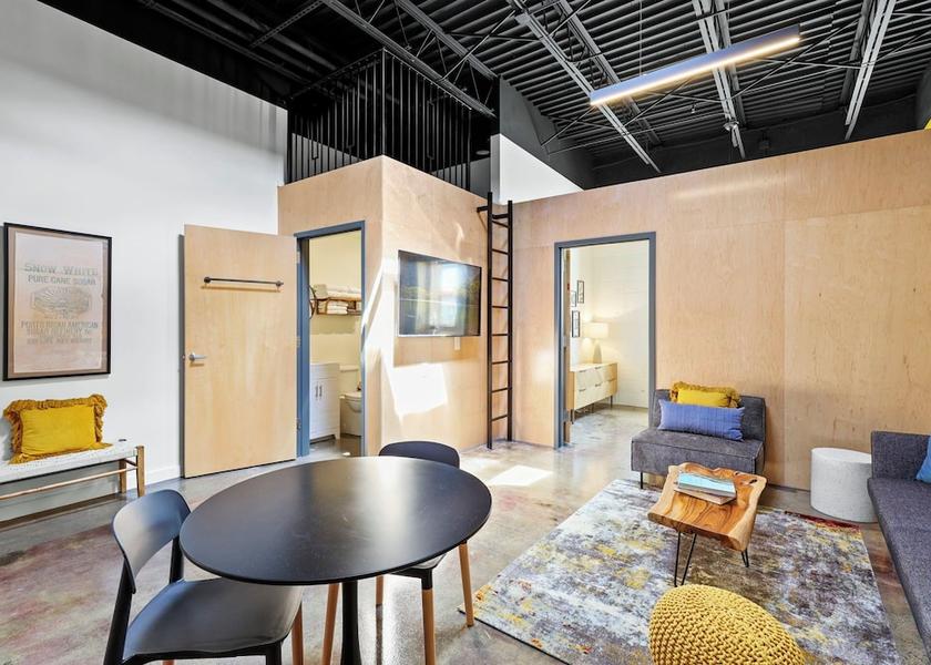 Virginia Damascus Living Area