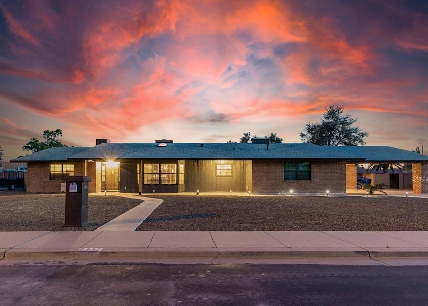 Arizona Mesa Exterior Detail