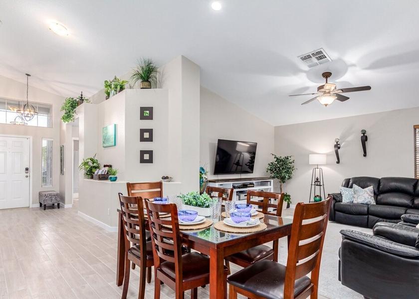 Arizona Mesa Dining Area