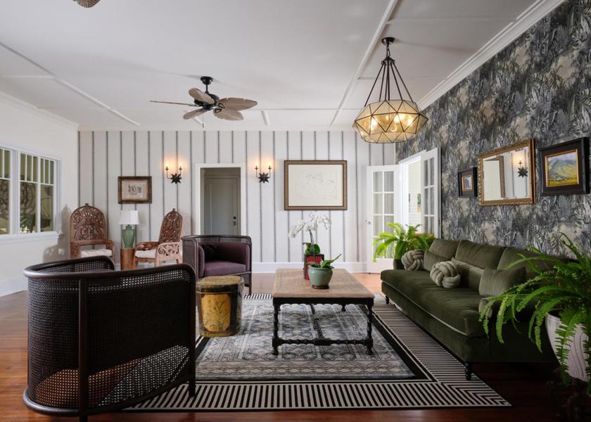 Hawaii Wailuku shared lounge/tv area