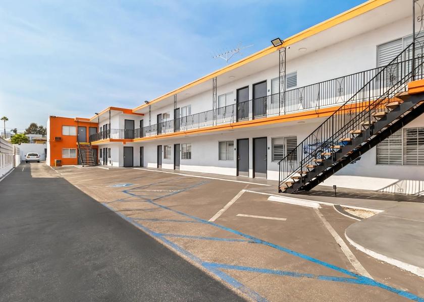 California North Hollywood Exterior