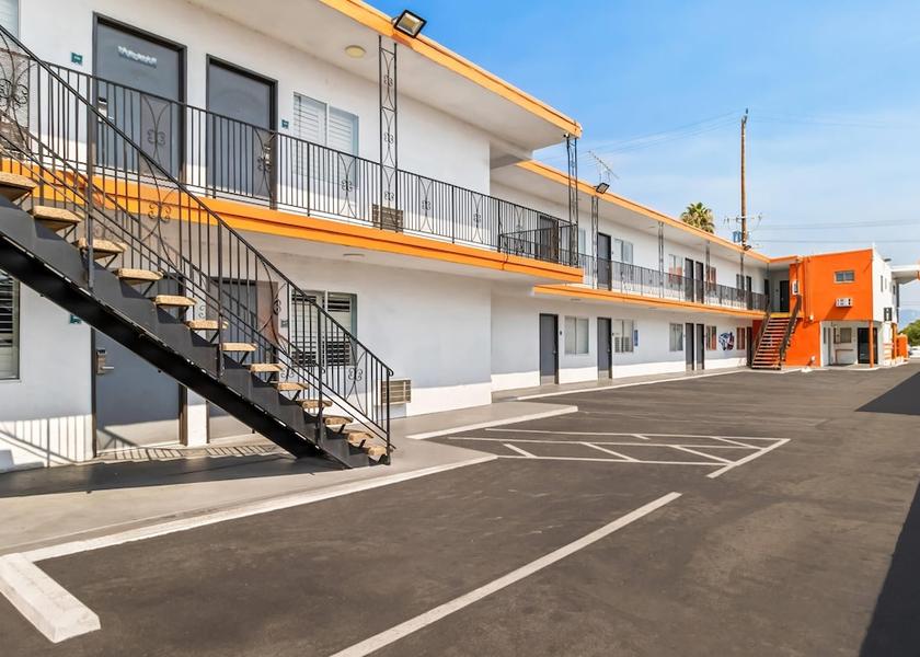California North Hollywood Exterior
