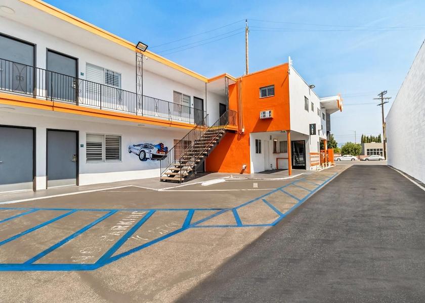 California North Hollywood Exterior
