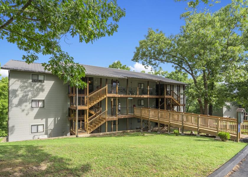 Missouri Branson West Exterior Detail