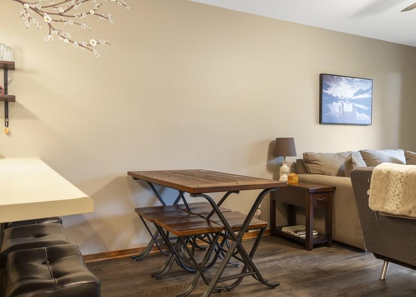 Missouri Branson West Dining Area