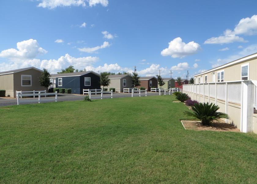 Texas Dilley Exterior Detail