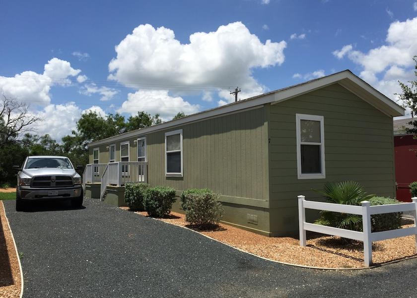 Texas Dilley Exterior Detail