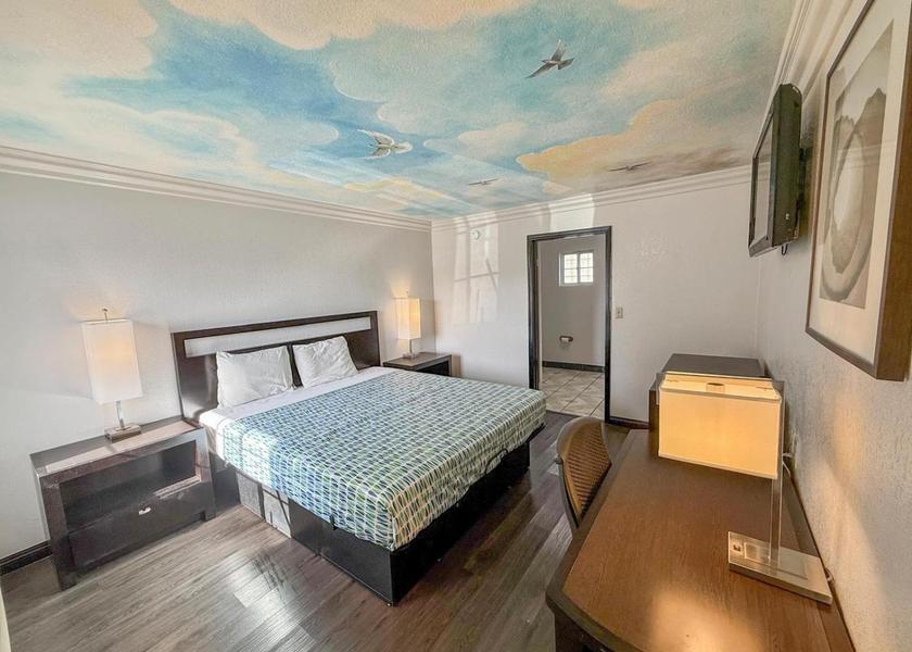 California Anaheim bed