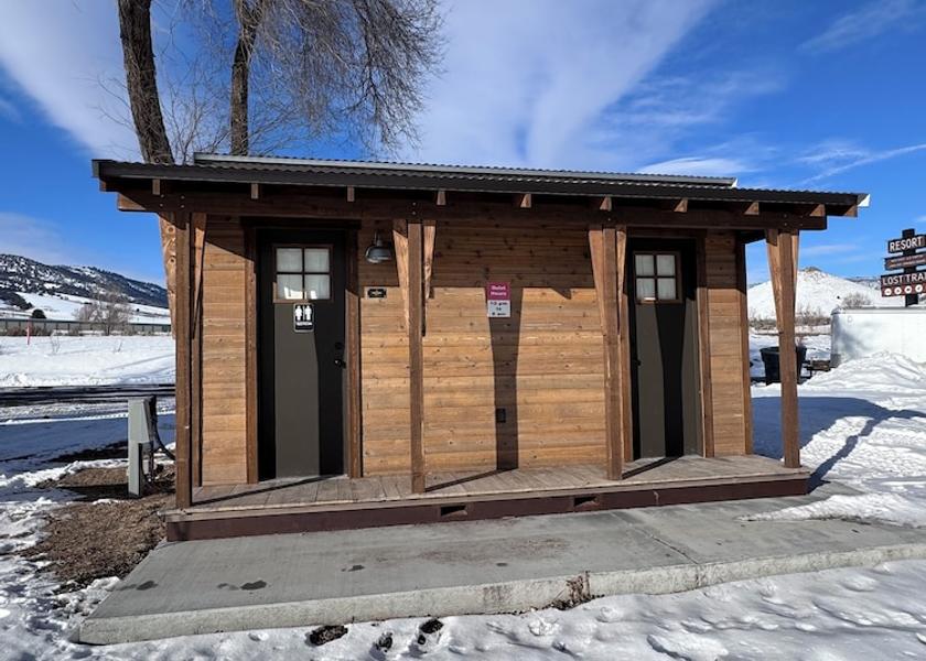 Idaho Lava Hot Springs Bathroom