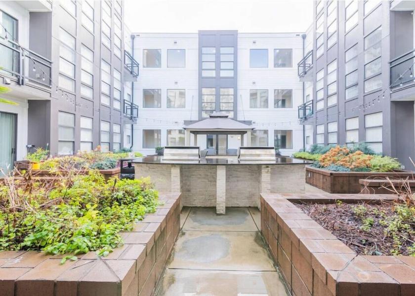 Michigan Charlotte Exterior Detail