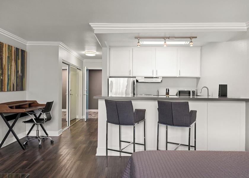 California Burbank Kitchen