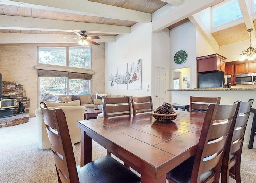 California Mammoth Lakes Dining Area